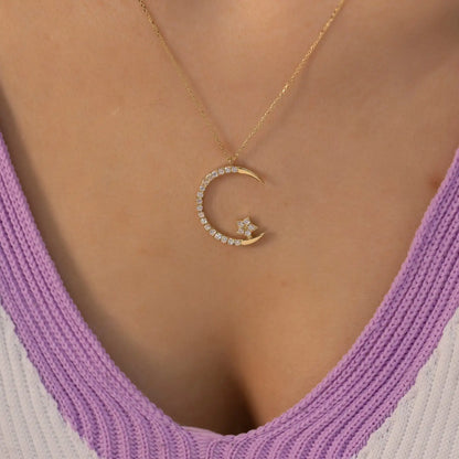 Colier semi-lună